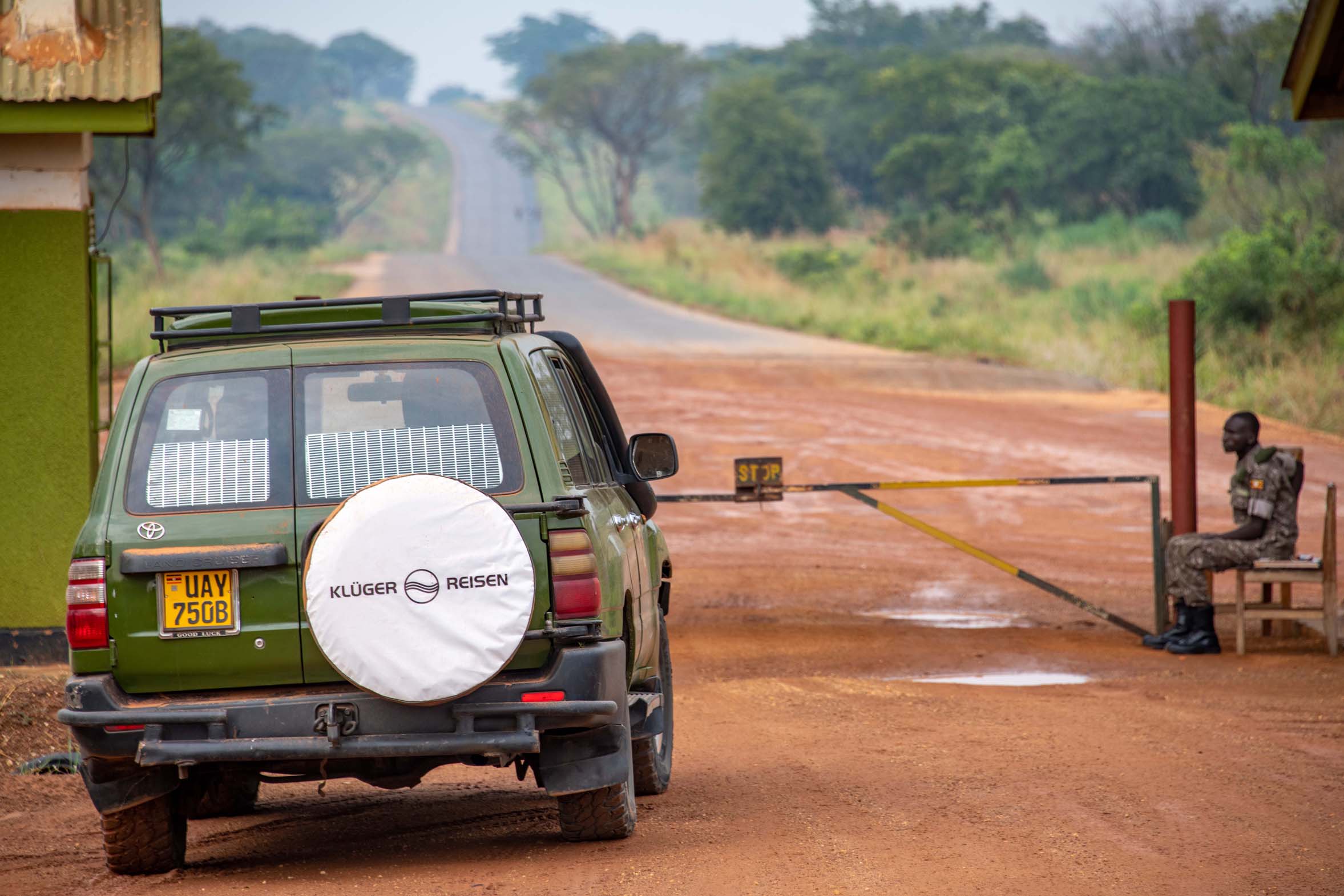 Uganda_Matthias_Einfahrt_Murchinson_NB_Klueger_Reisen Uganda_Matthias_Einfahrt_Murchinson_NB_Klueger_Reisen